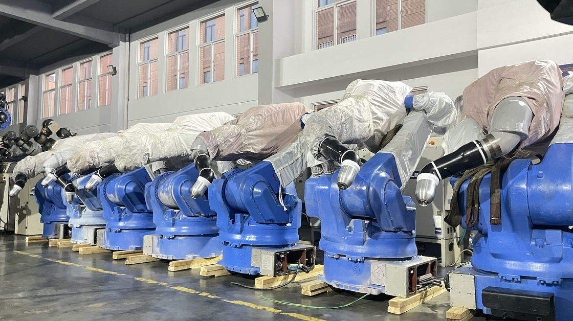 Used Yaskawa EPX2900 Fully Automatic 6 Axis Spraying Robot Arm With Explosion Proof Device