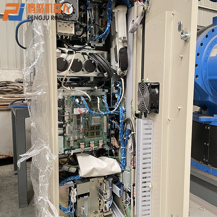 Yaskawa ES200D Full Automatic 6 Axis Spot Welding Robot With An Arm Span Of 2650mm