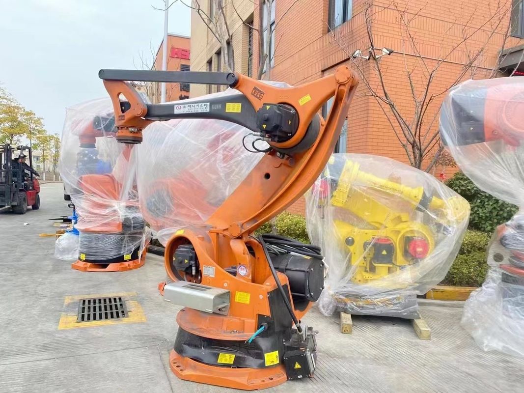Kuka KR100-2PA Four Axis Palletizing Robot With Arm Span Of 3200mm 500kg Load