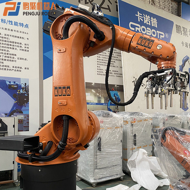Kuka KR60 Automatic Six Axis Loading And Unloading Robot Arm Extension 2033mm Load 60kg