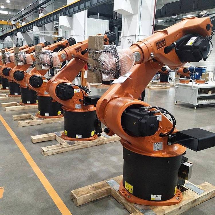 Kuka KR60 Automatic Six Axis Loading And Unloading Robot Arm Extension 2033mm Load 60kg