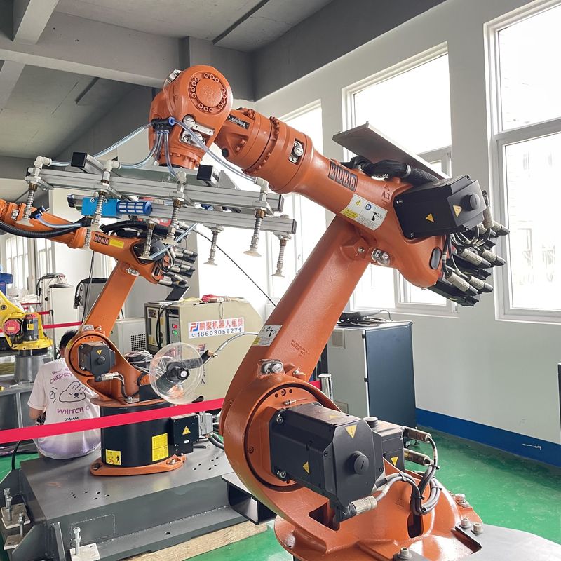 KUKA Kr16 Arc Welding Robot With XP Controller Loading And Unloading Of Parts Handling Of Parts Industrial Robot Arm