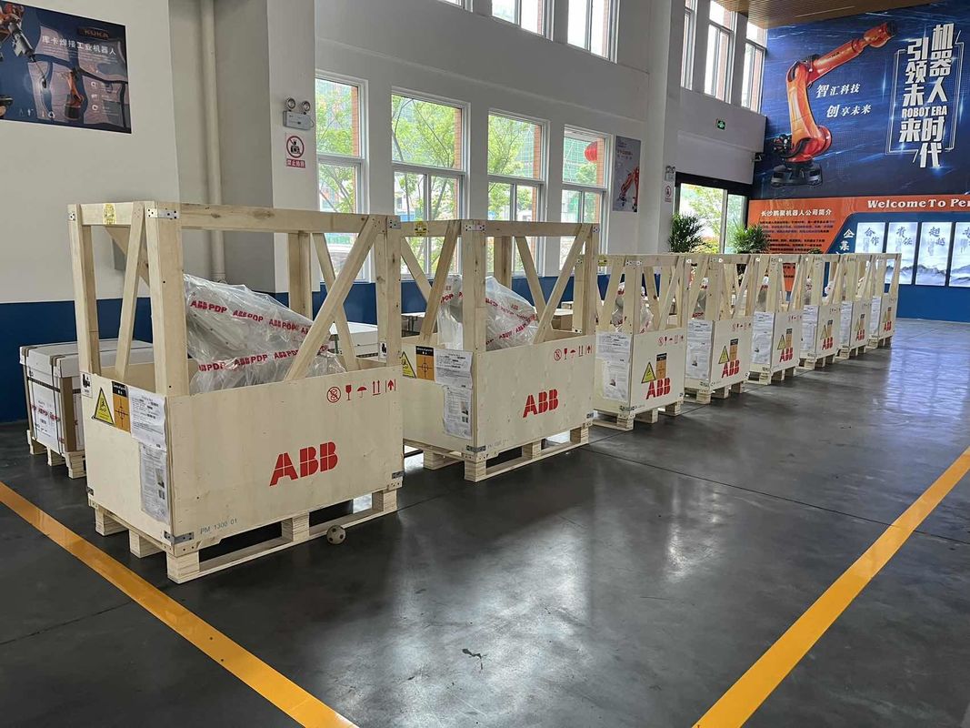 NEW ABB IRB6700 M2004 200/2.60 Press Tending , Palletising , Loading Parts , Machining Handling Of Parts , Measurement ,