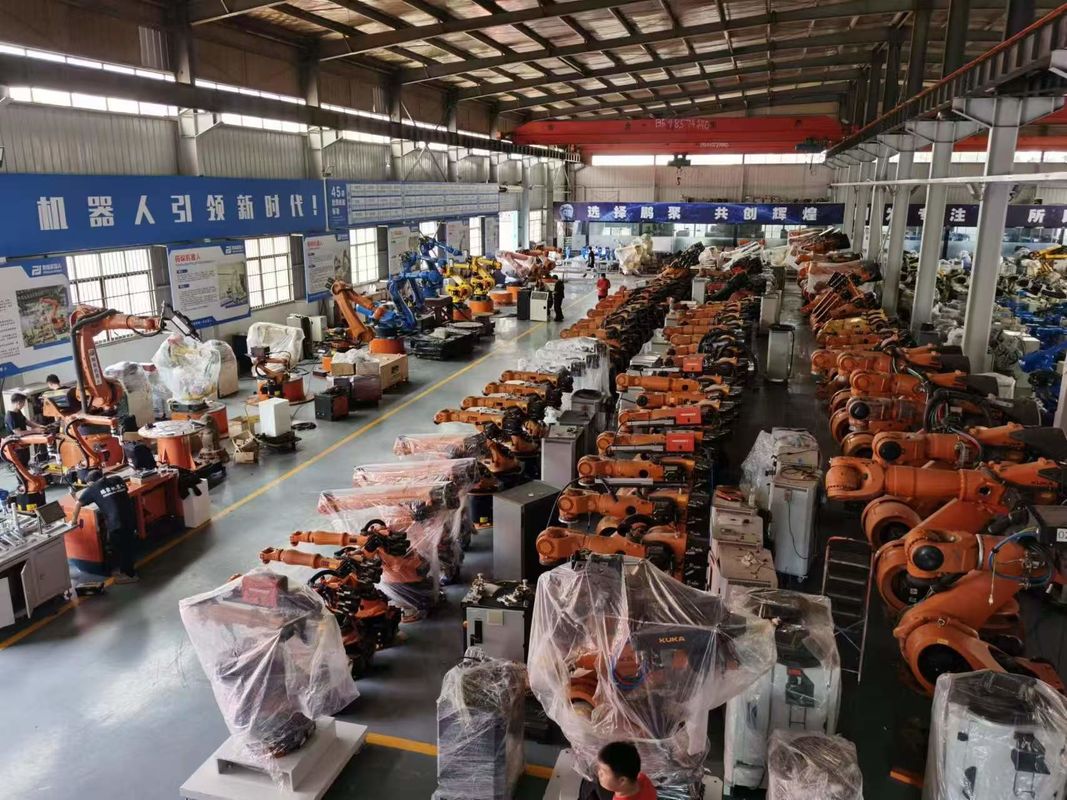 KUKA KR180 R2900 Prime 180kg Payload 2900mm Reach Wall-Mounted Loading Robot And KRC4 Controller Painting Robot